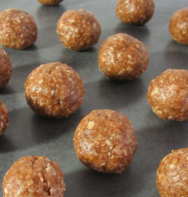 Coffee and Walnut No-Bake Energy Bites - These delicious fudgy bites make a perfect healthy snack.