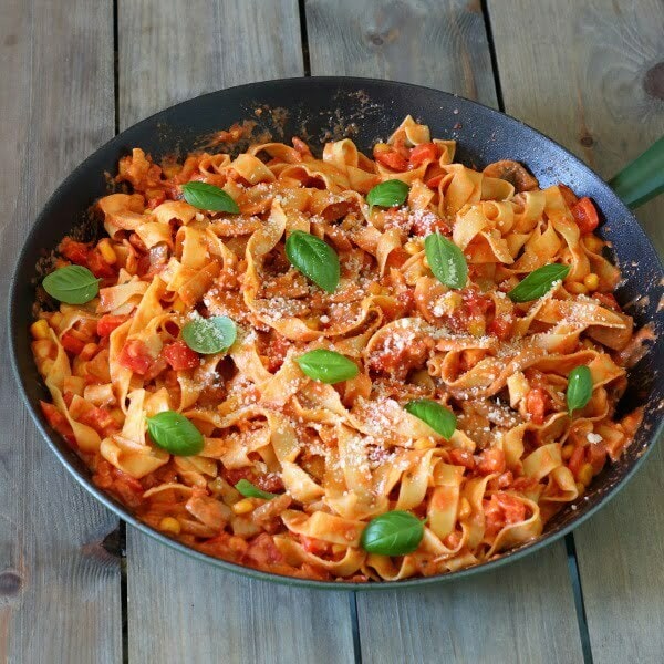 Spicy Chorizo and Red Pepper Pasta Recipe - Creamy, cheesy and packed full of veggies, this pasta dish is warming, comforting and oh so tasty!
