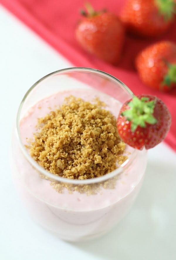 Strawberry Cheesecake 'Shake Recipe - All the flavours of a slice of cheesecake, in a healthy 'shake! | sliceofkitchenlife.com